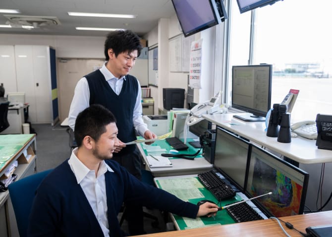 地上での運航管理業務