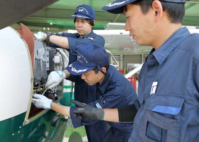 整備部の業務の様子