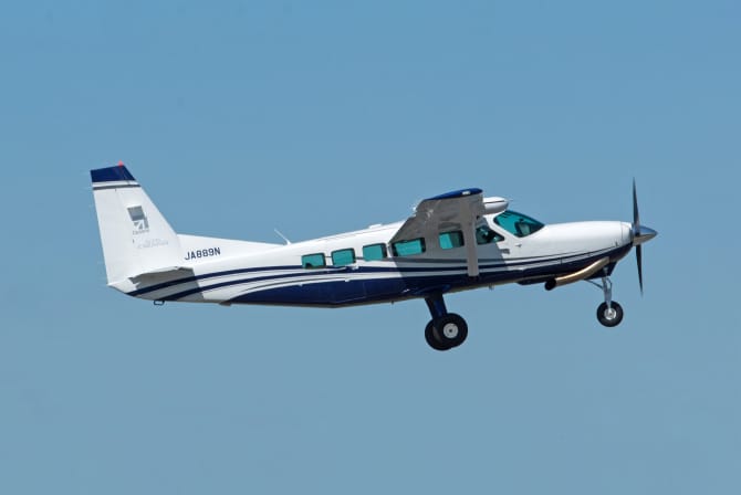 Cessna 208B Kunikaze III,equipped with the TAGS-7 gravity meter